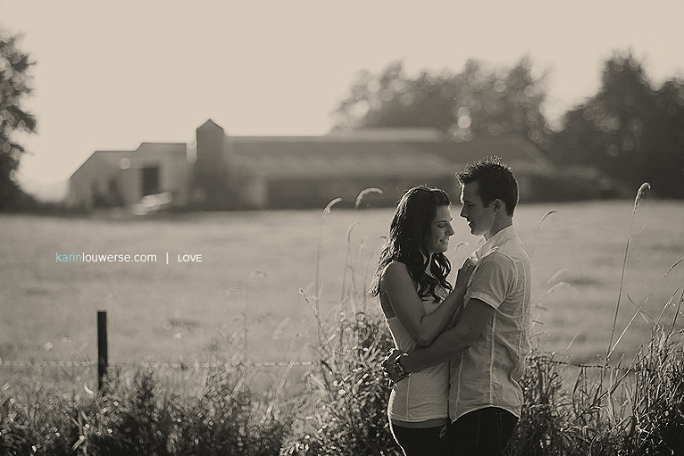 Jess+Julina_IMG_9040bw